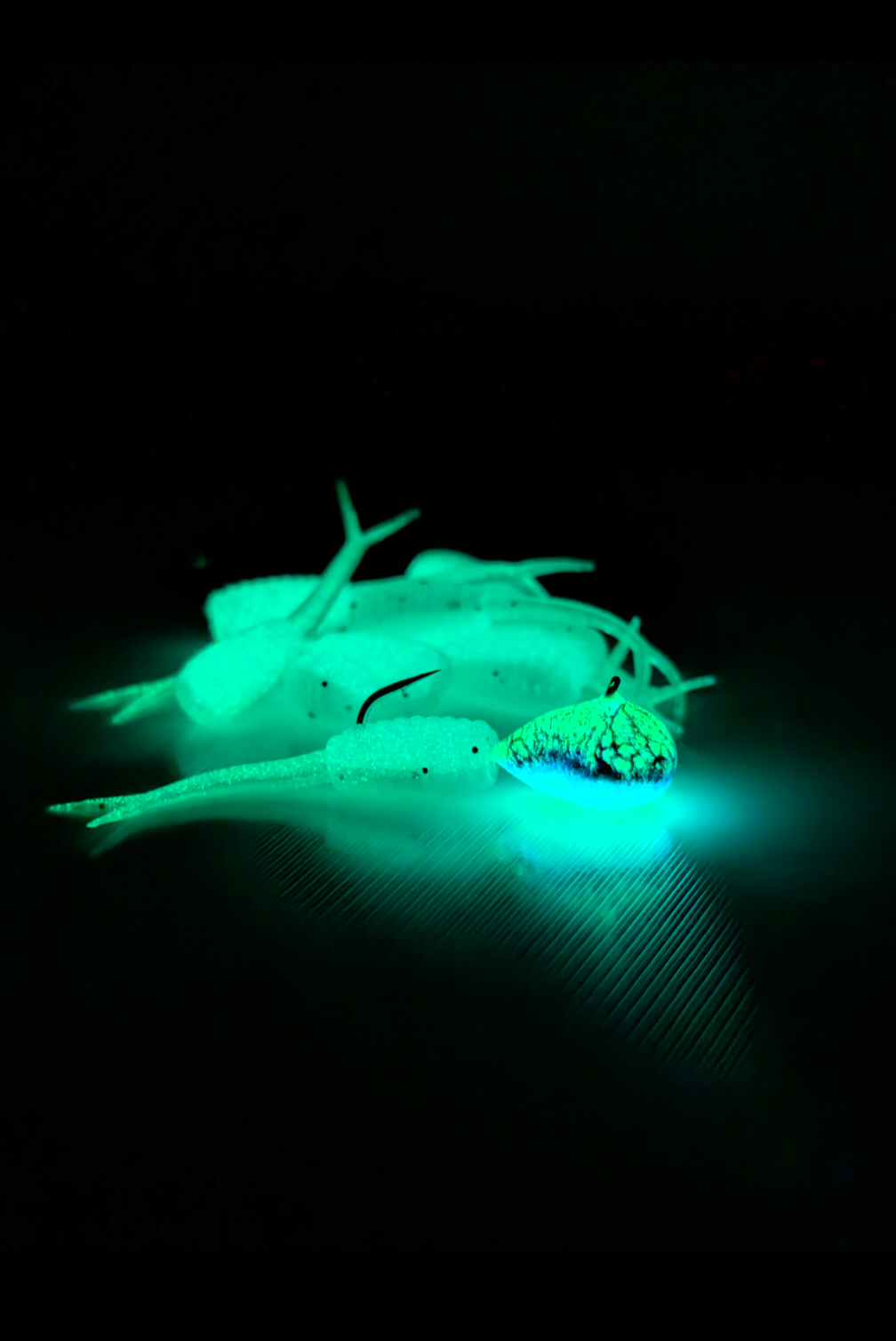 "Electric Freeze" - Split Tail 1.25" Ice Plastic - 10 pack